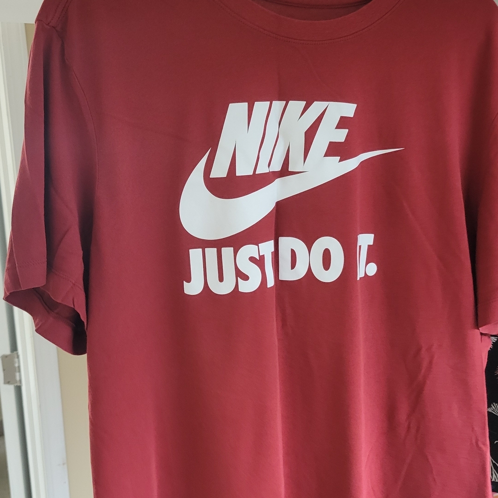Nike Red 'Just Do It' T-Shirt
